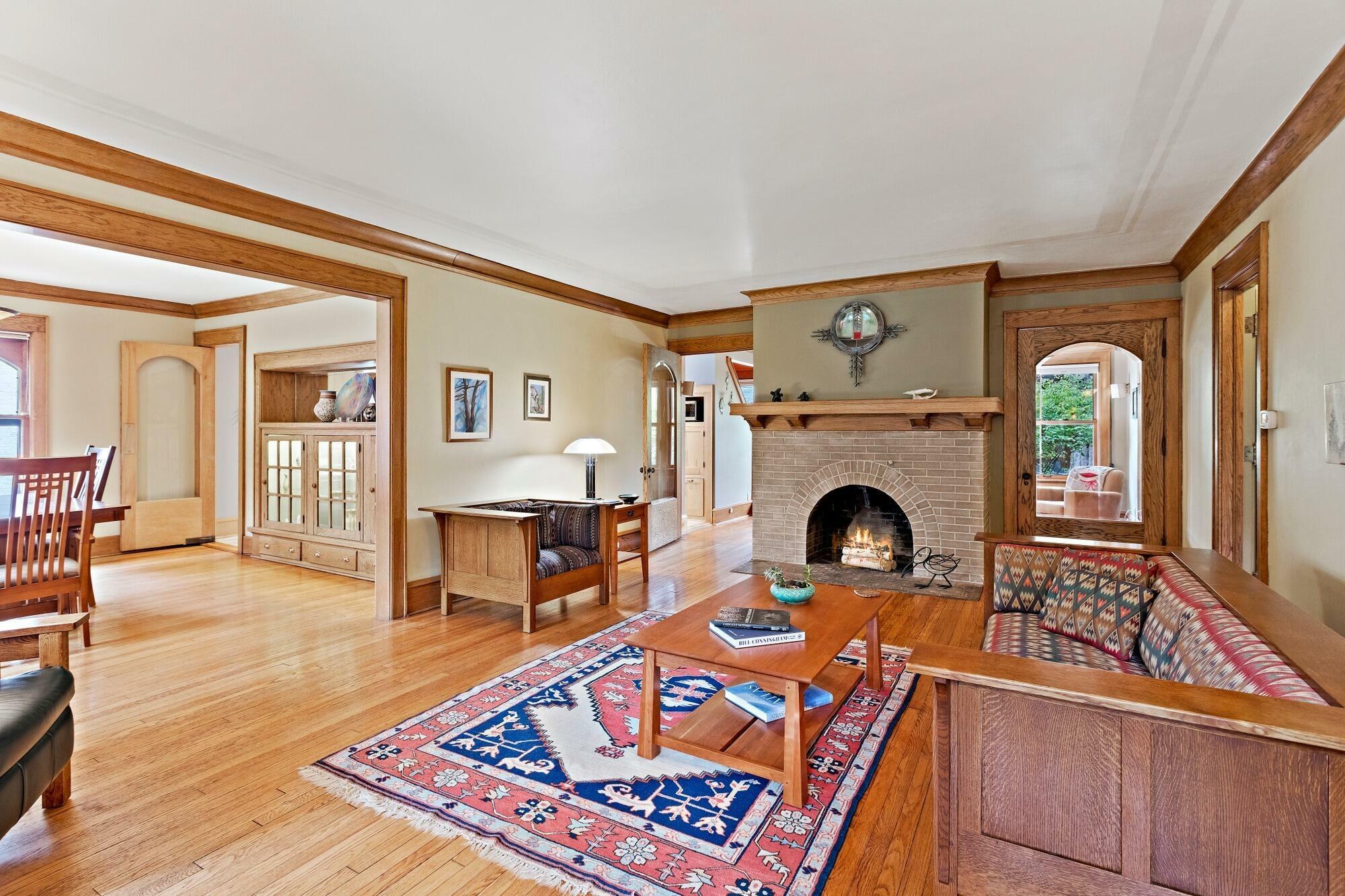 Property Photo: 2039 N Hi Mount Blvd WI 53208
