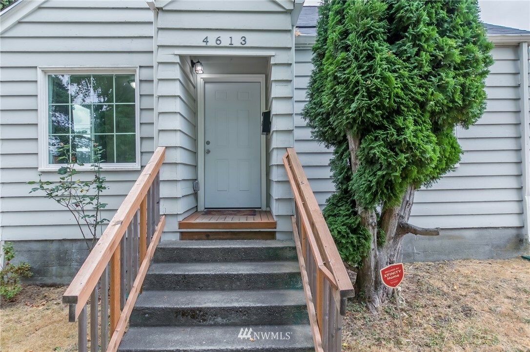 Property Photo:  4613 E G Street  WA 98404 