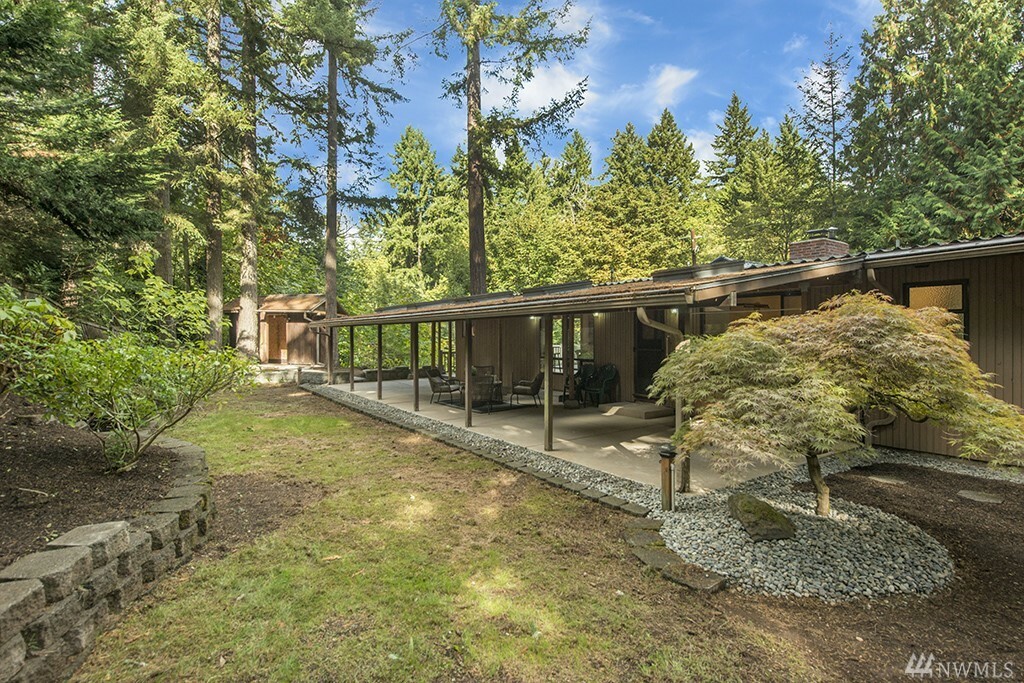 Property Photo:  18519 24th Place NE  WA 98155 