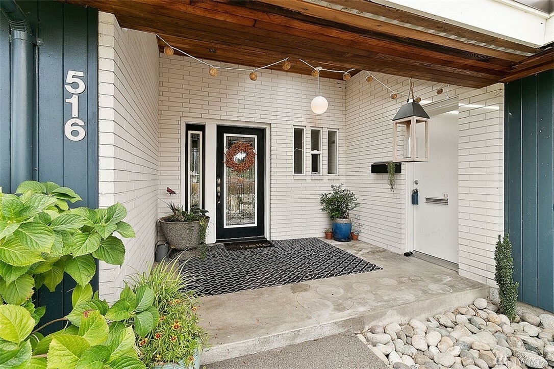Property Photo: 516 13th St SW WA 98371