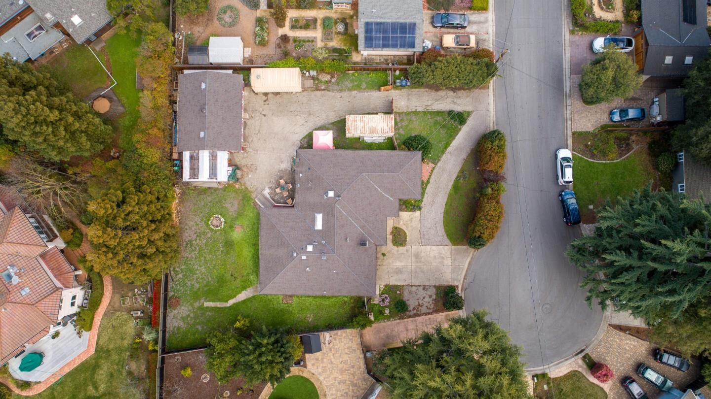 Property Photo: 741 Sunshine Court CA 94024