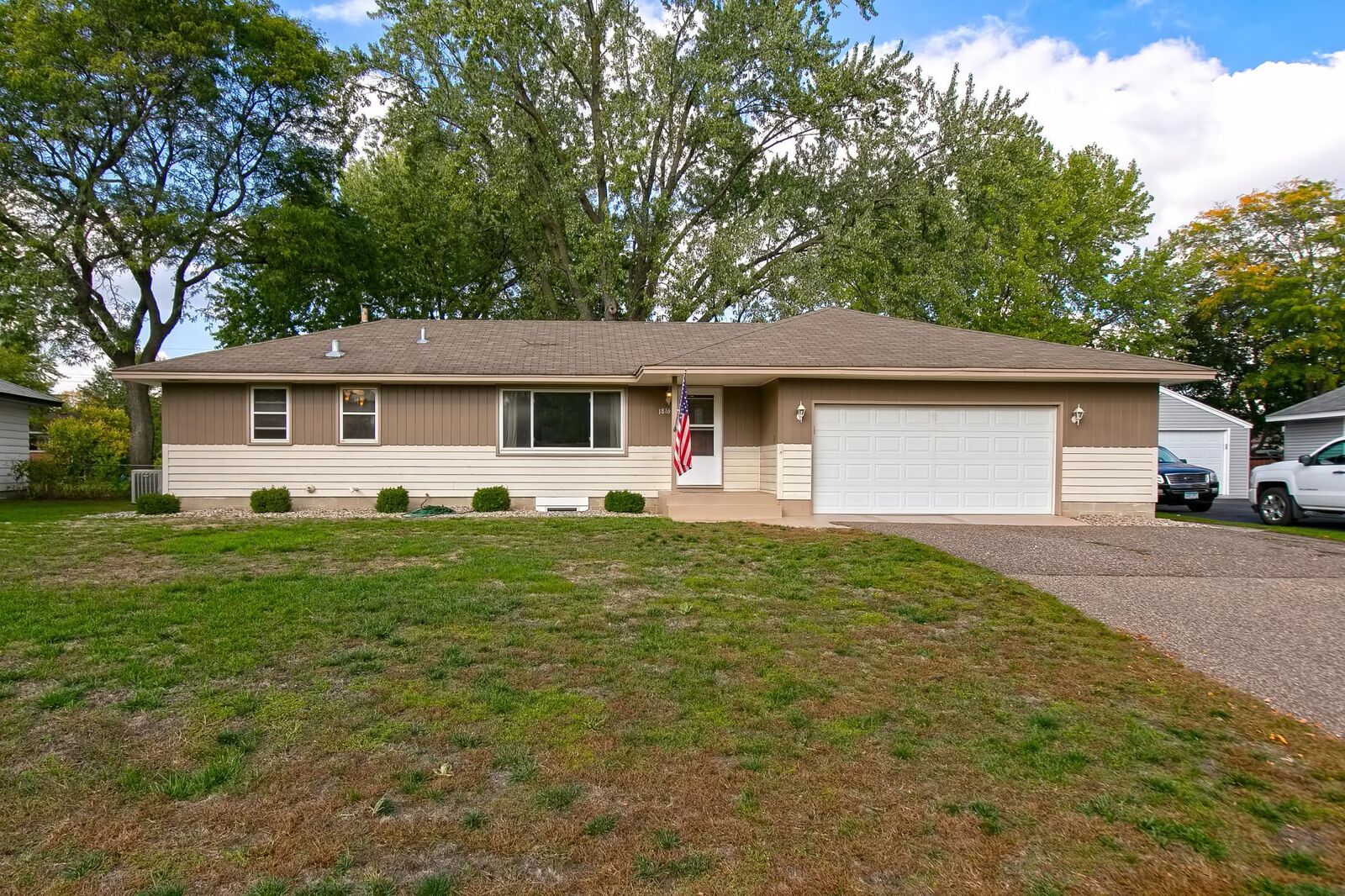 Property Photo:  1816 Whitewater Trail  MN 55444 