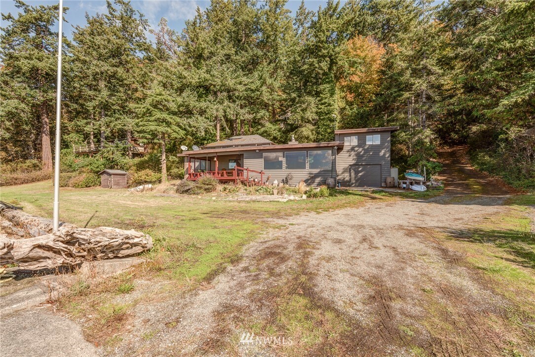 Property Photo:  2080 Breezy Point Road  WA 98282 