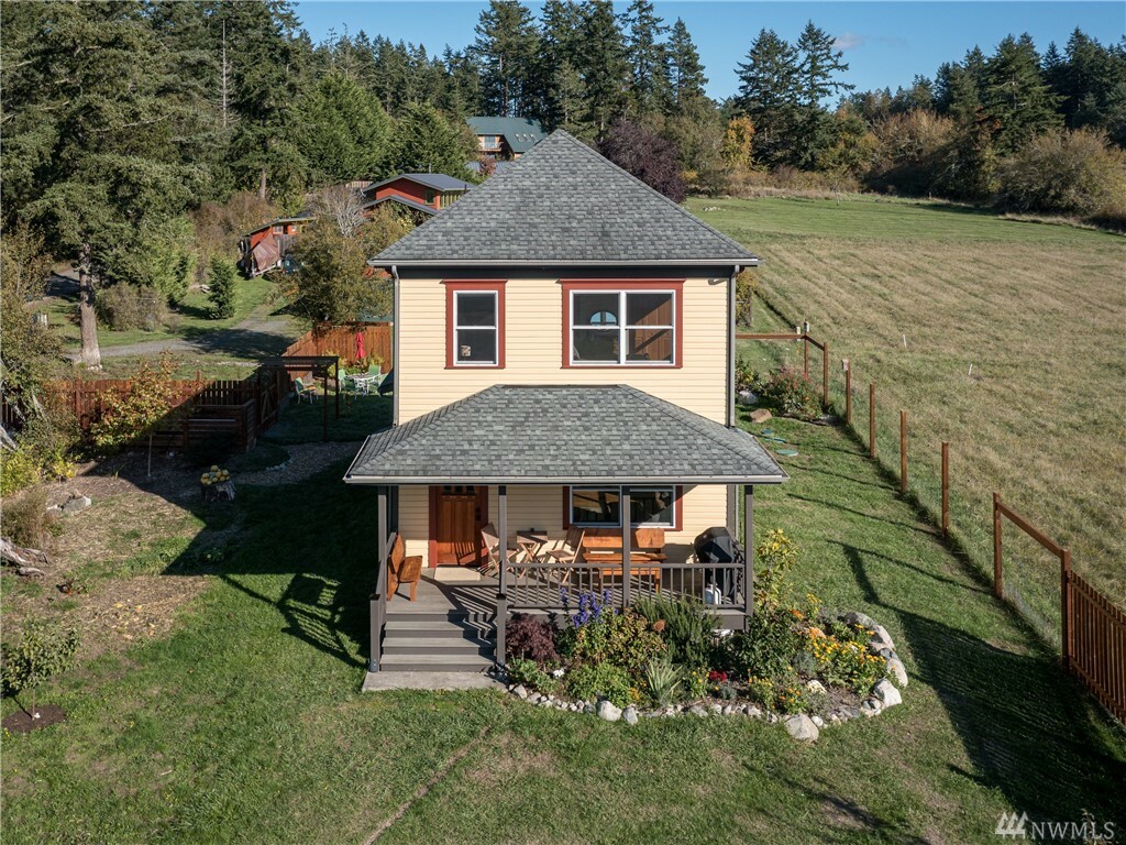 Property Photo:  28 Milagra Lane  WA 98261 