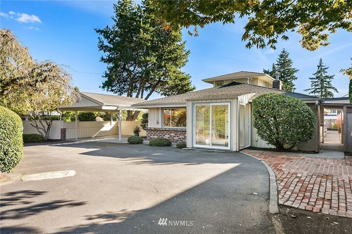 Property Photo: 8637 NE 6th Street WA 98039