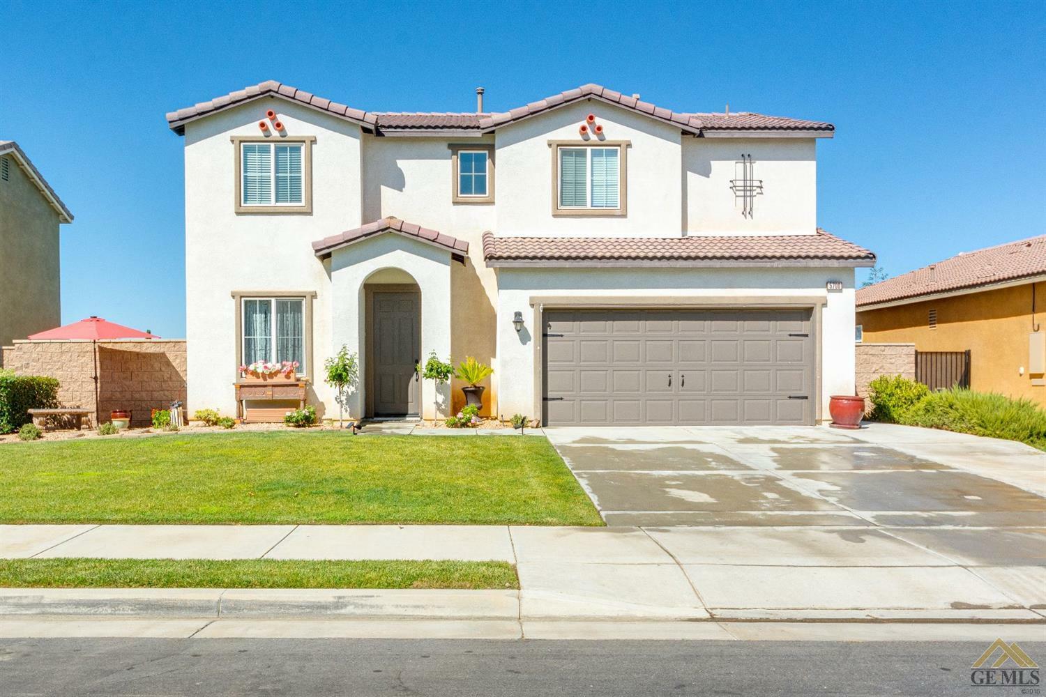 Property Photo:  5700 Artesano Court  CA 93306 