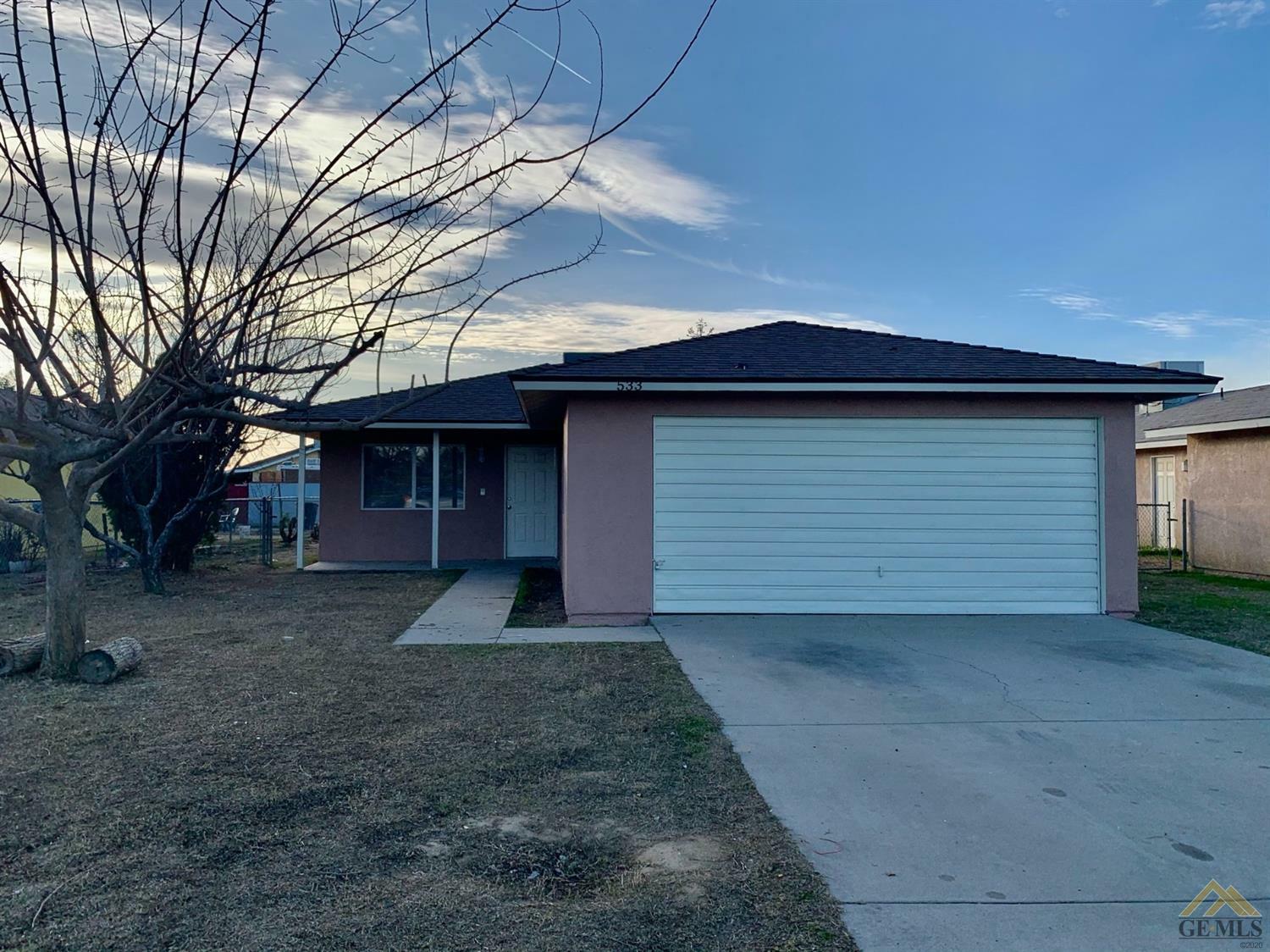 Property Photo:  533 10th Street  CA 93250 