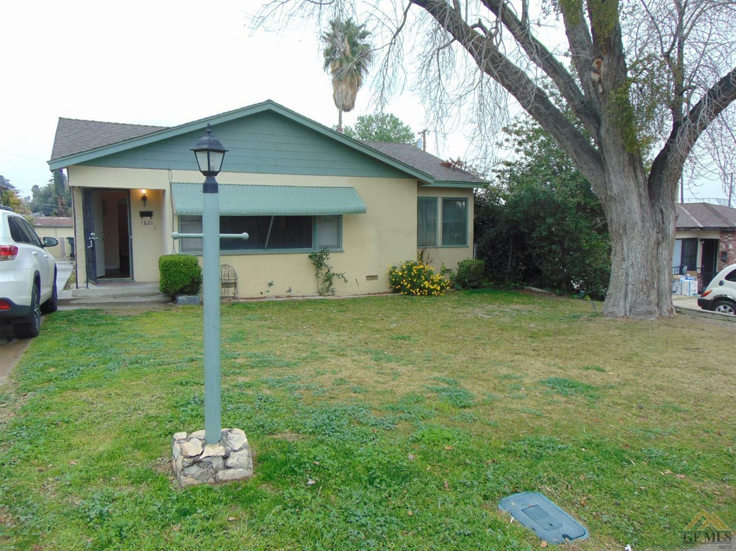 Property Photo:  1821 Cora Lane  CA 93306 