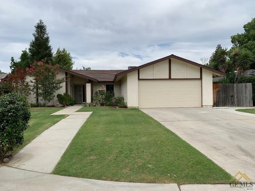 Property Photo:  5628 Brooks Court  CA 93308 