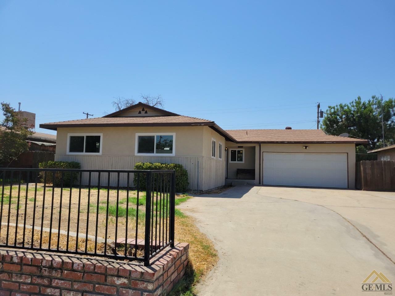 925 Mammoth Avenue  Bakersfield CA 93308 photo