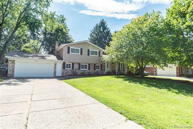 Property Photo:  53720 Woodbridge Drive  MI 48316 