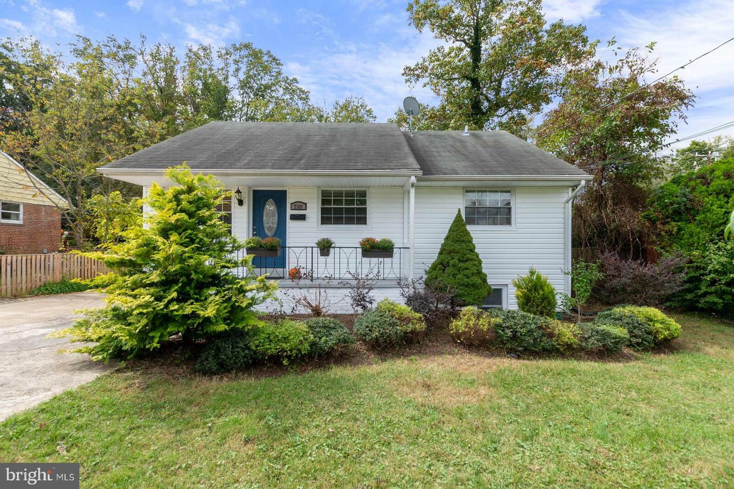 Property Photo:  7109 Hickory Hill Road  VA 22042 