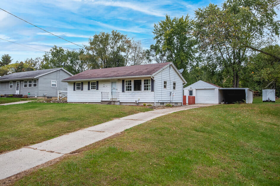 Property Photo:  316 McConnell Drive  MI 49201 