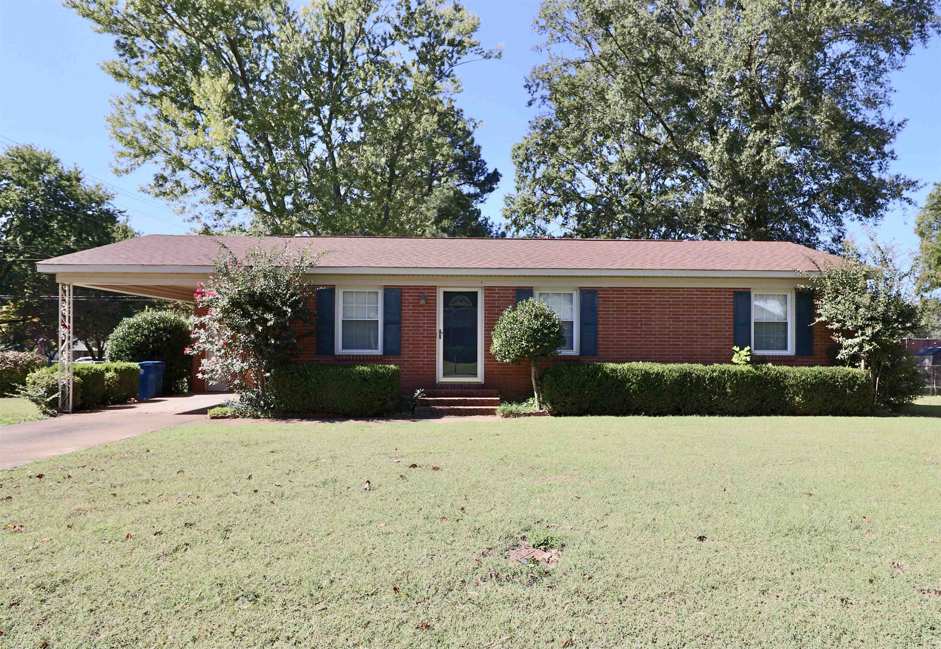 Property Photo:  1503 Eastview Dr  TN 38343 