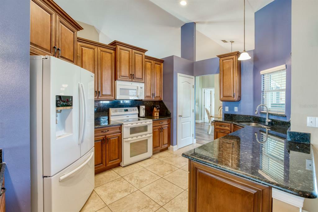 Property Photo:  2207 Catbriar Way  FL 32765 