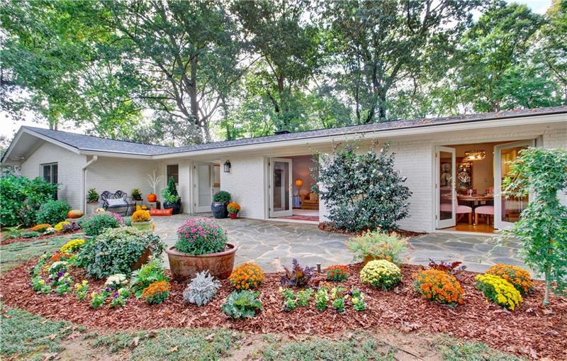 Property Photo: 355 Franklin Road GA 30342