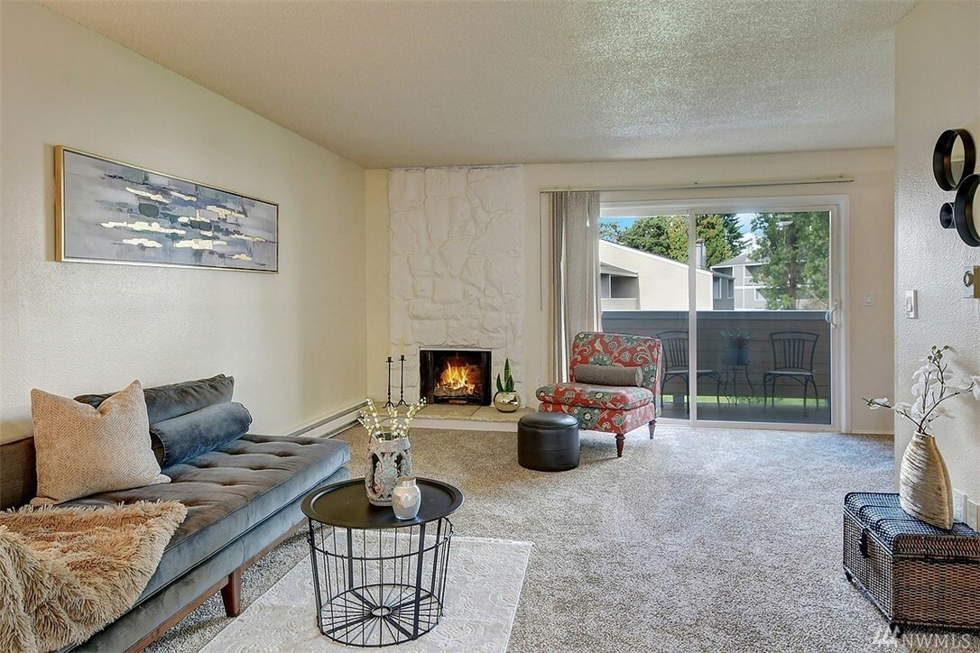 Property Photo:  12450 NE 130th Ct F-205  WA 98034 