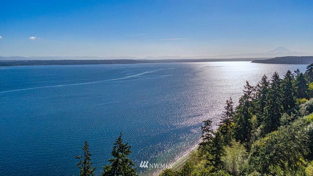 Property Photo:  19102 Ridge Road SW  WA 98070 