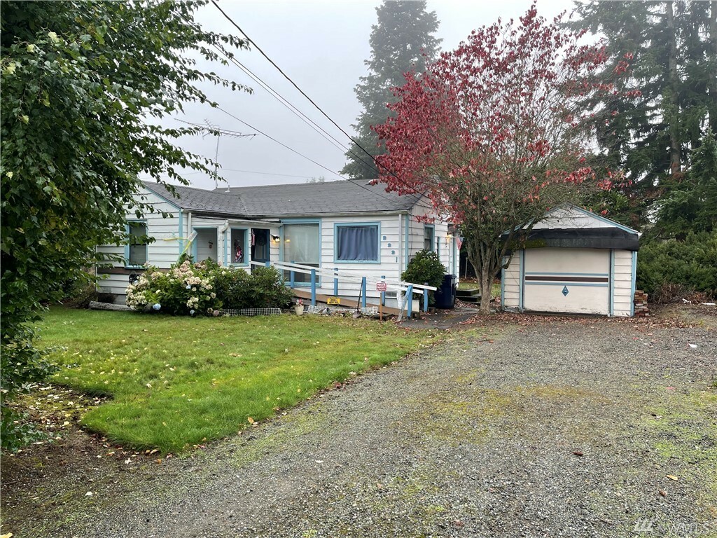 Property Photo:  2221 Monroe Ave  WA 98203 