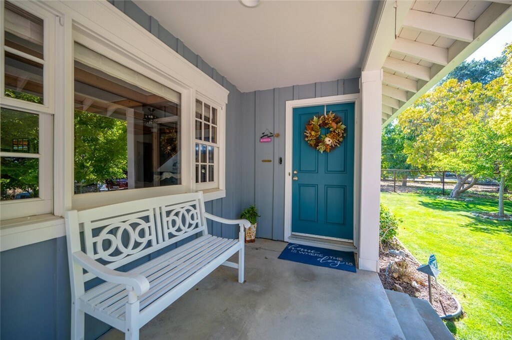 Property Photo: 17005 Oak Road CA 93422