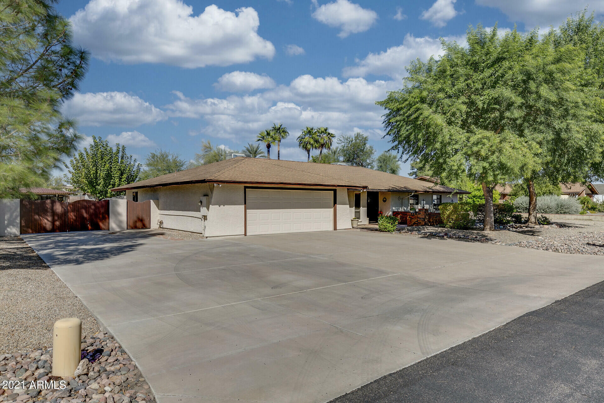 Property Photo:  6516 W Villa Theresa Drive  AZ 85308 