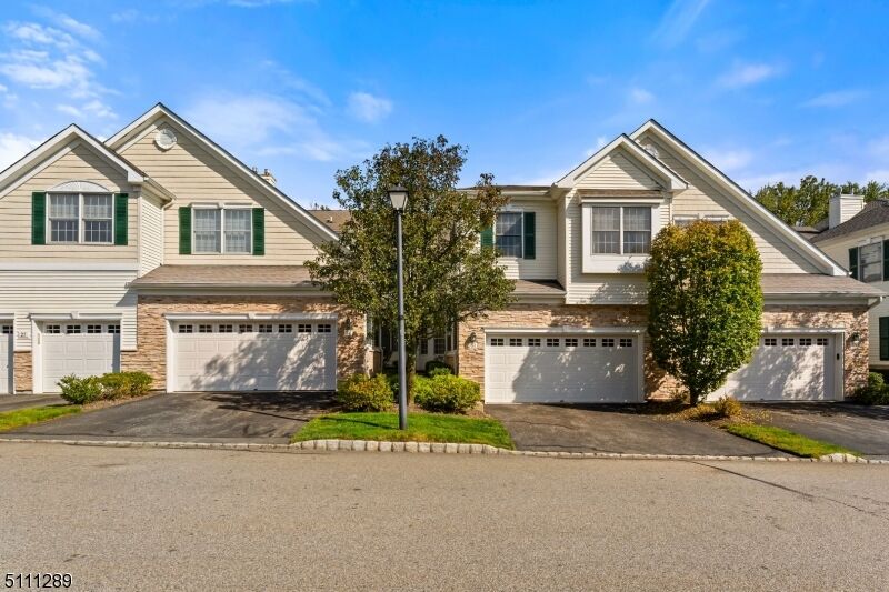 Property Photo: 31 Pacio Ct NJ 07068