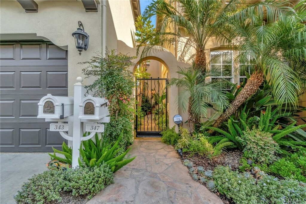 Property Photo: 347 Salta Verde CA 90803