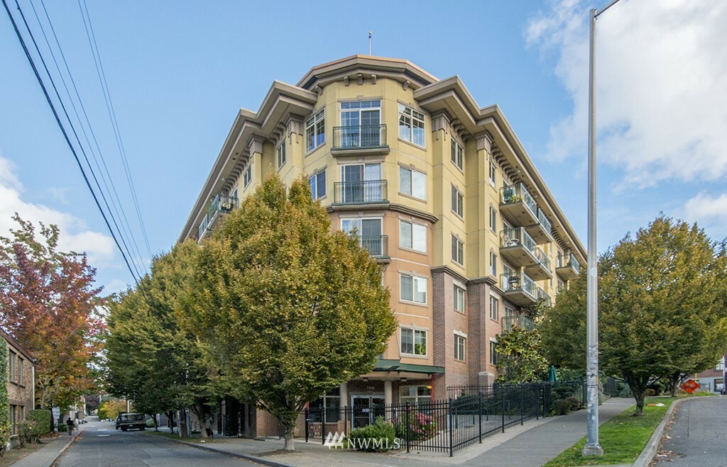 Property Photo:  700 E Denny Way 210  WA 98122 