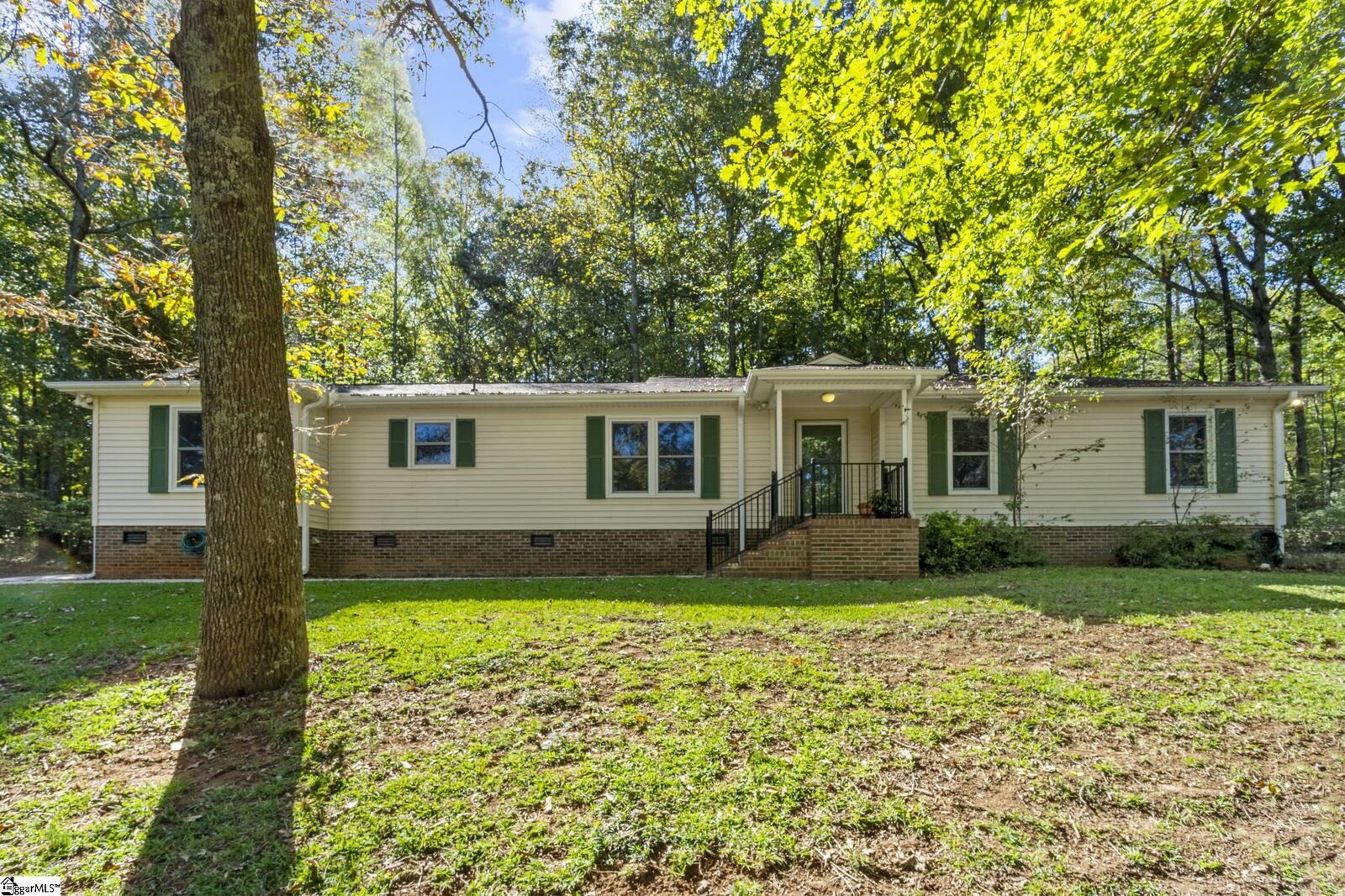 Property Photo:  1207 Pineview Drive  SC 29642 