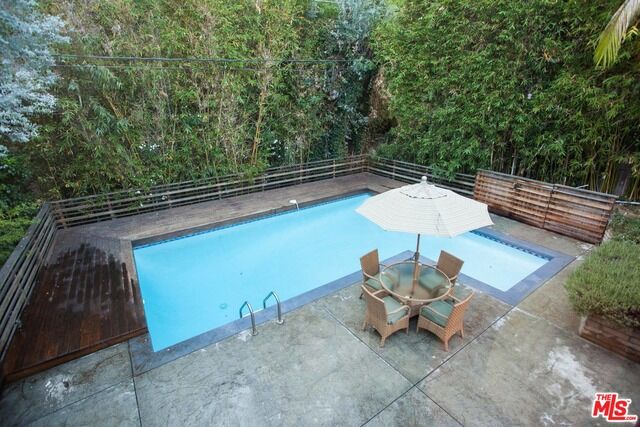 Property Photo: 683 Bienveneda Ave CA 90272