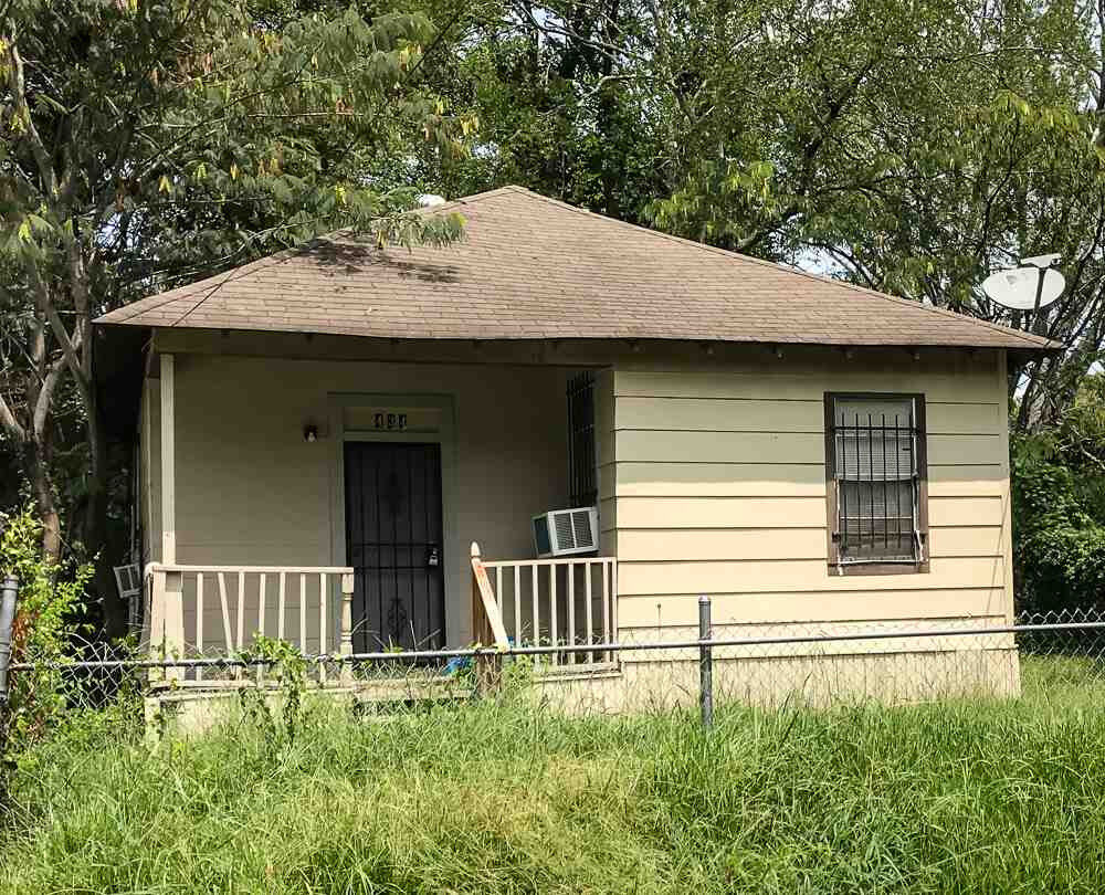 Property Photo:  434 Erie Street  MS 39203 