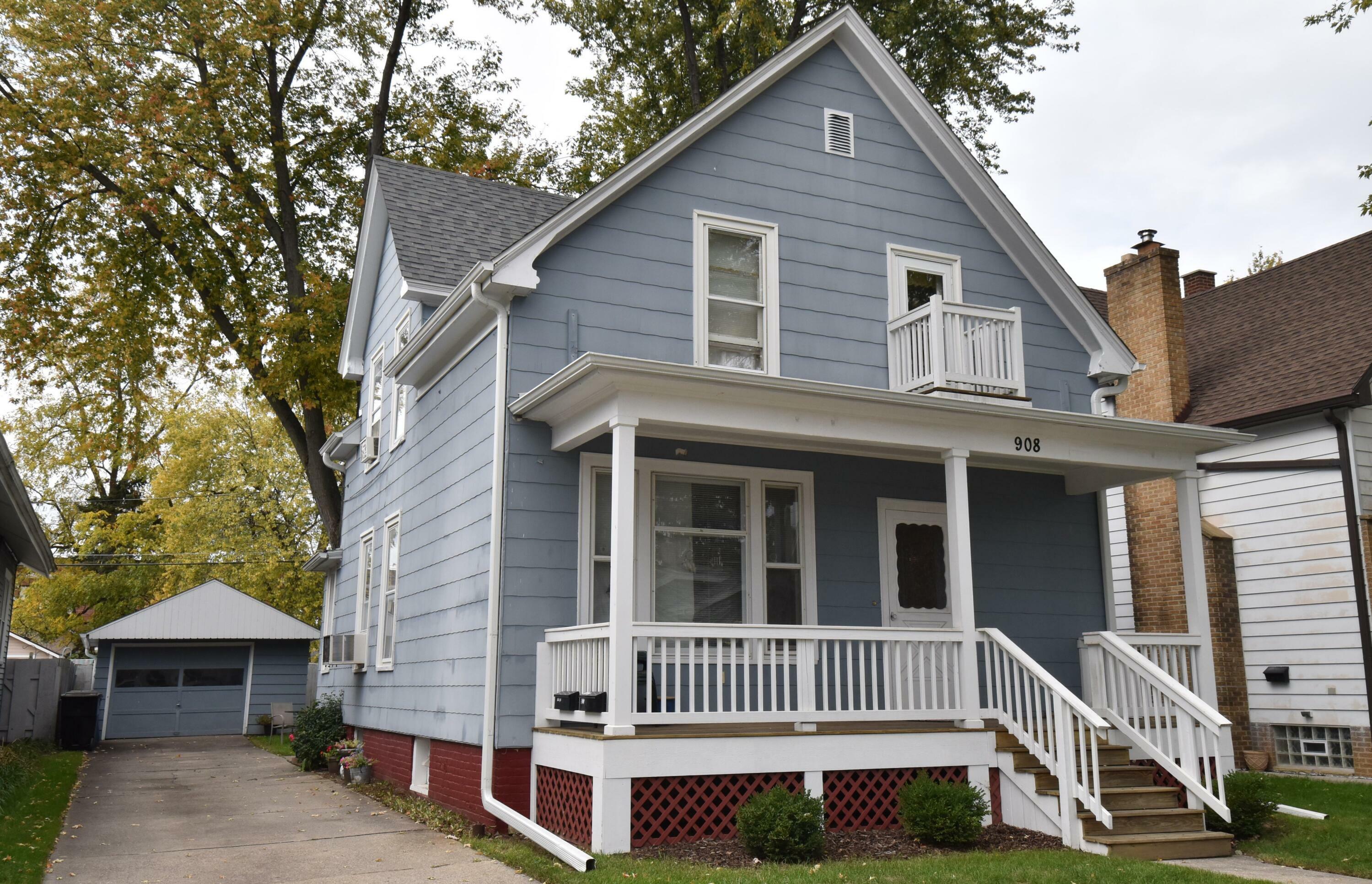 Property Photo:  908 Blaine Ave  WI 53405 