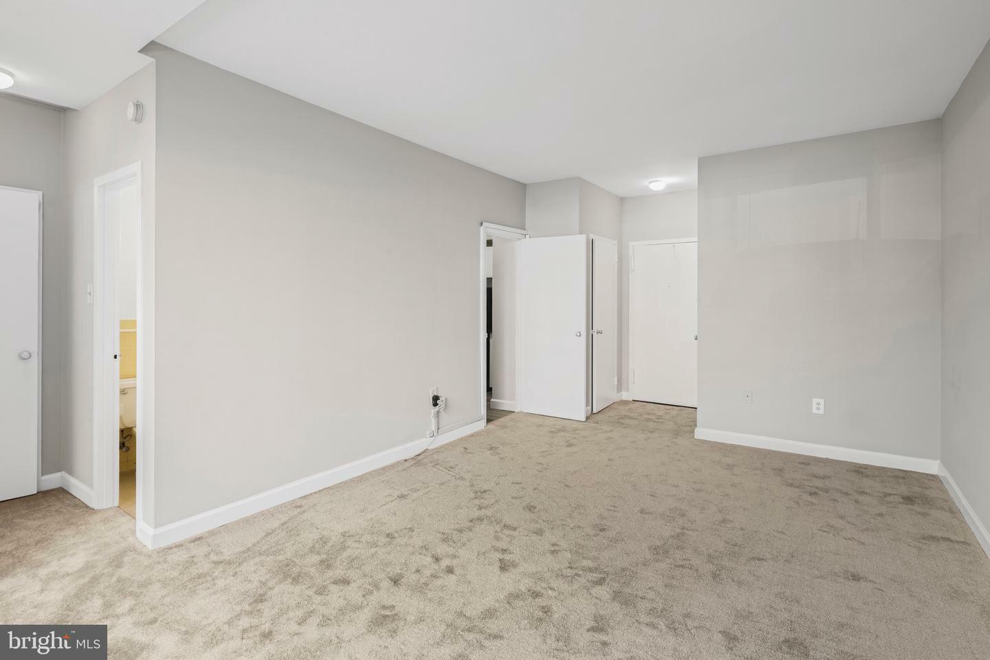 Property Photo:  1021 Arlington Boulevard 317  VA 22209 