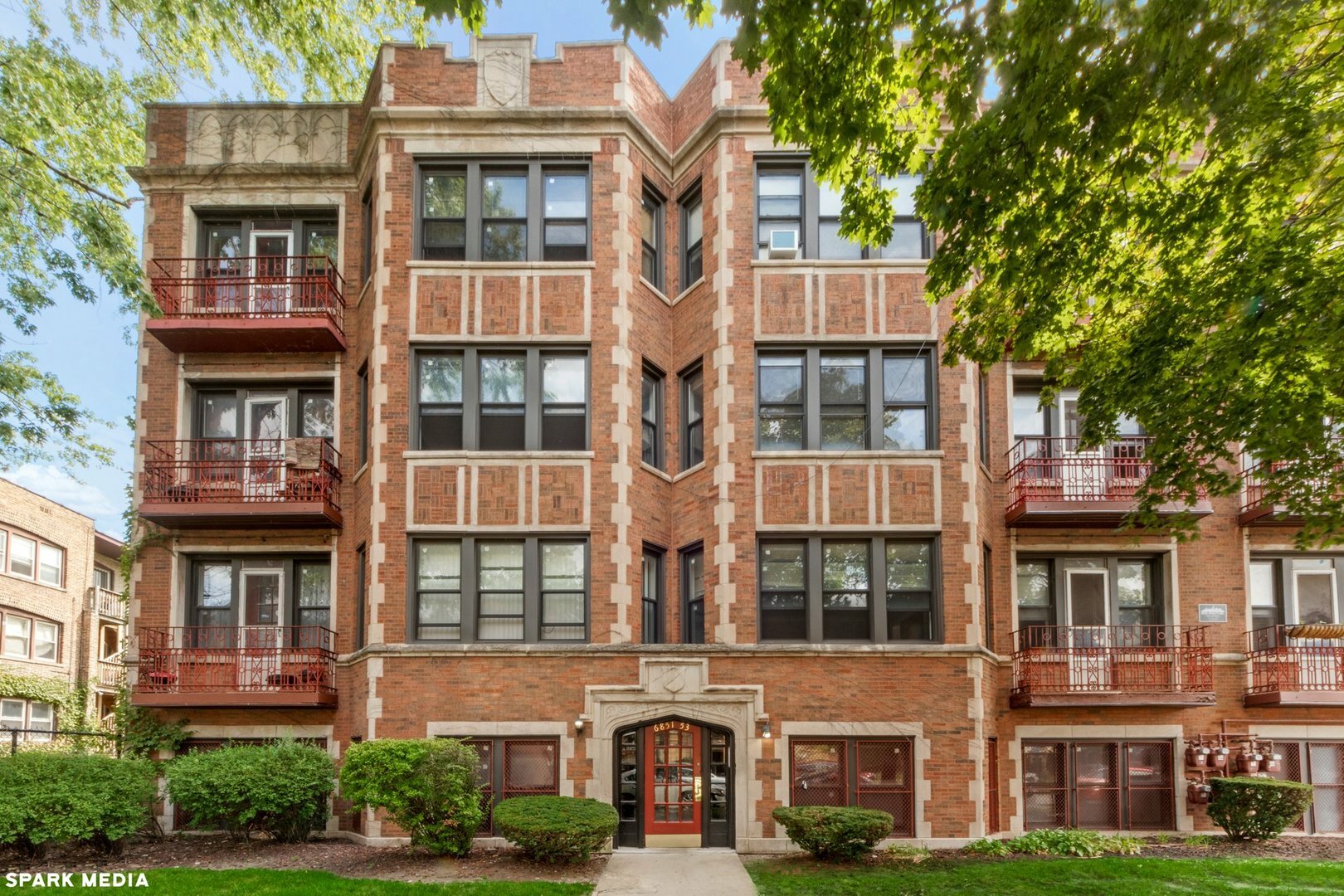 Property Photo: 6853 S Paxton Avenue 2 IL 60649