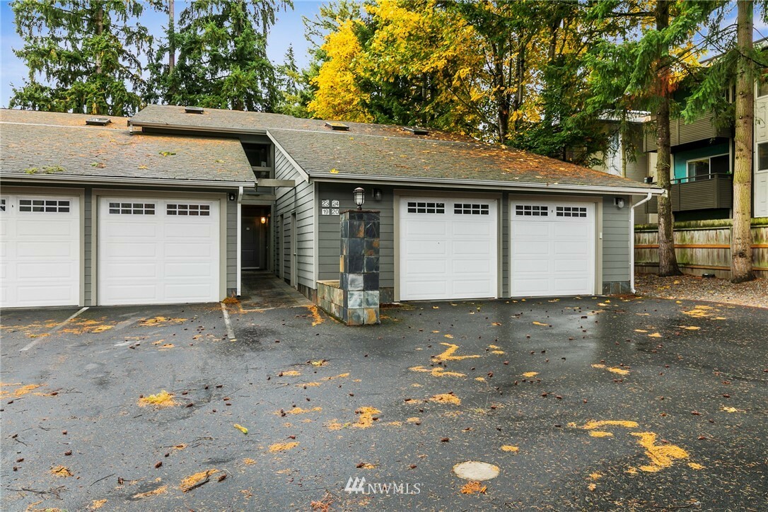 Property Photo:  15416 NE 15th Place D20  WA 98007 