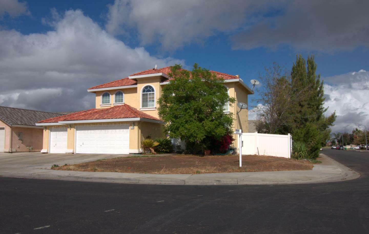 Property Photo:  2234 Park Place Court  CA 93635 