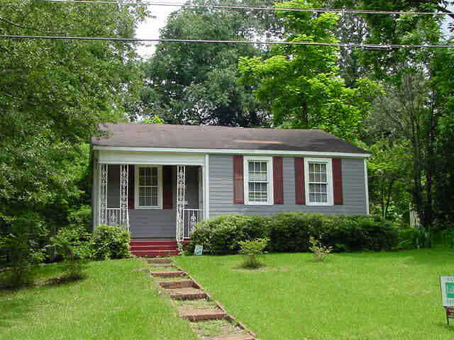 Property Photo:  1046 Whitworth Street  MS 39202 