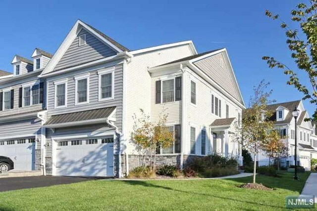 Property Photo:  2 Hickory Court  NJ 07009 