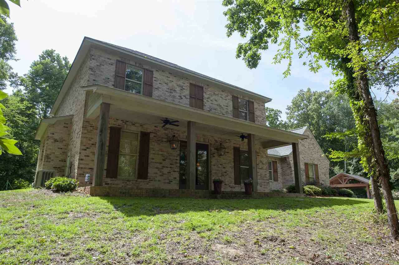 Property Photo:  107 Westminster Court  MS 39110 