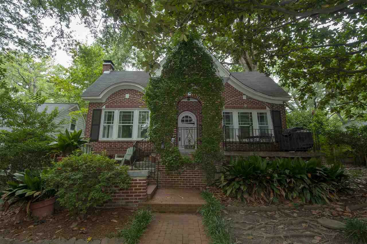 Property Photo:  1815 St Mary Street  MS 39202 