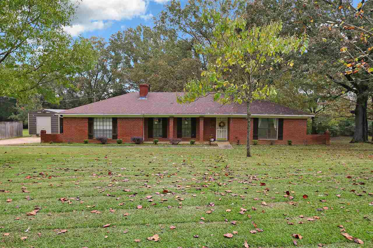 Property Photo:  2338 N Pine Lea Drive  MS 39209 
