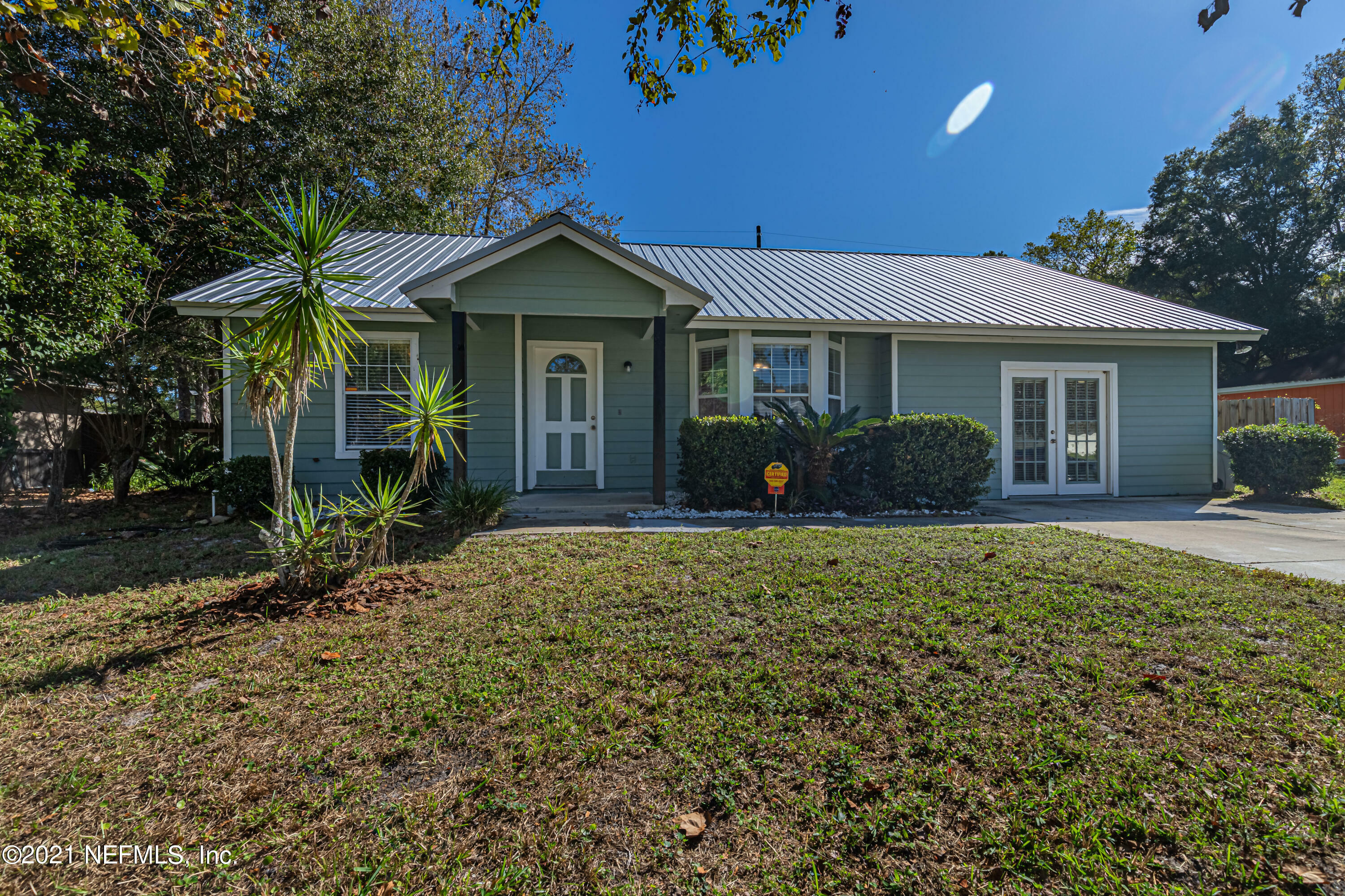 Property Photo:  1597 Twin Oak Drive E  FL 32068 