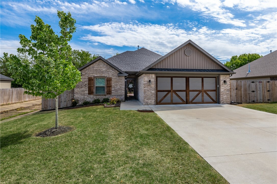 Property Photo: 405 Lucian Lane AR 72764