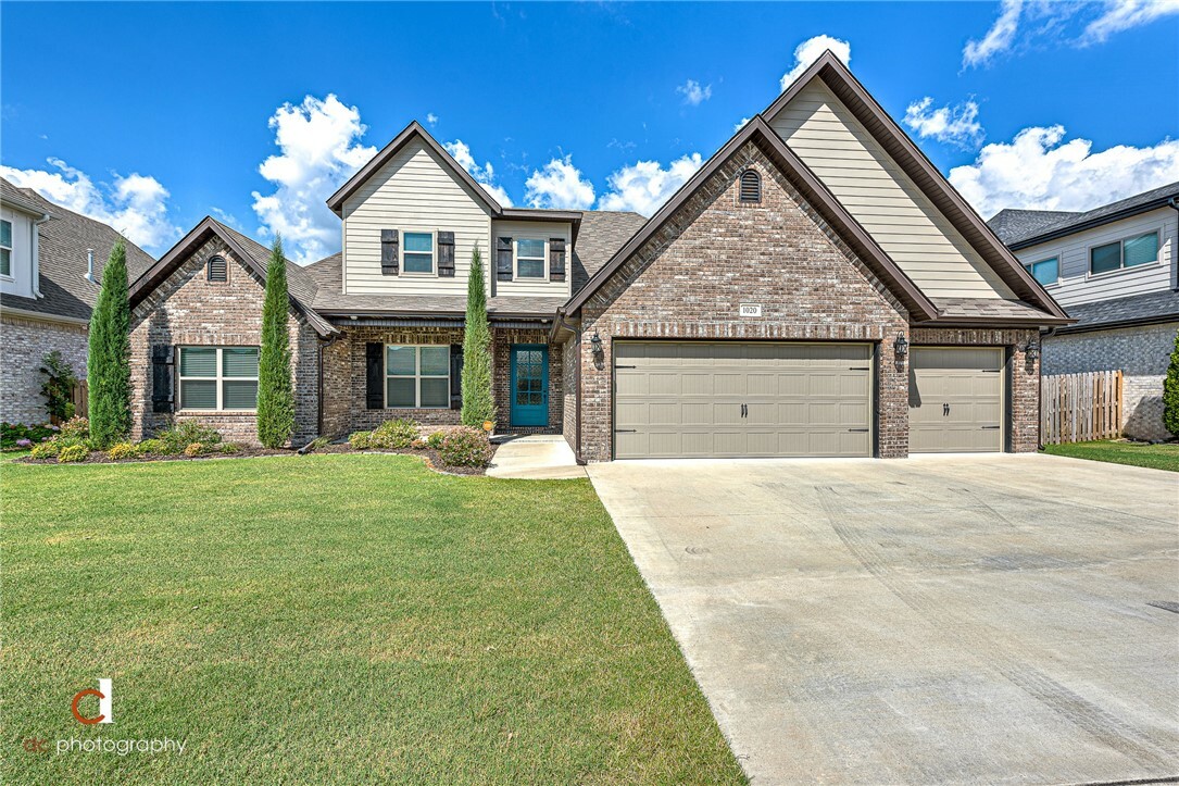 Property Photo:  1020 Elizabeth Drive  AR 72713 