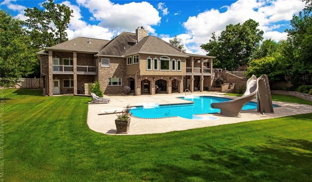 Property Photo: 1710 S 27th Place AR 72758