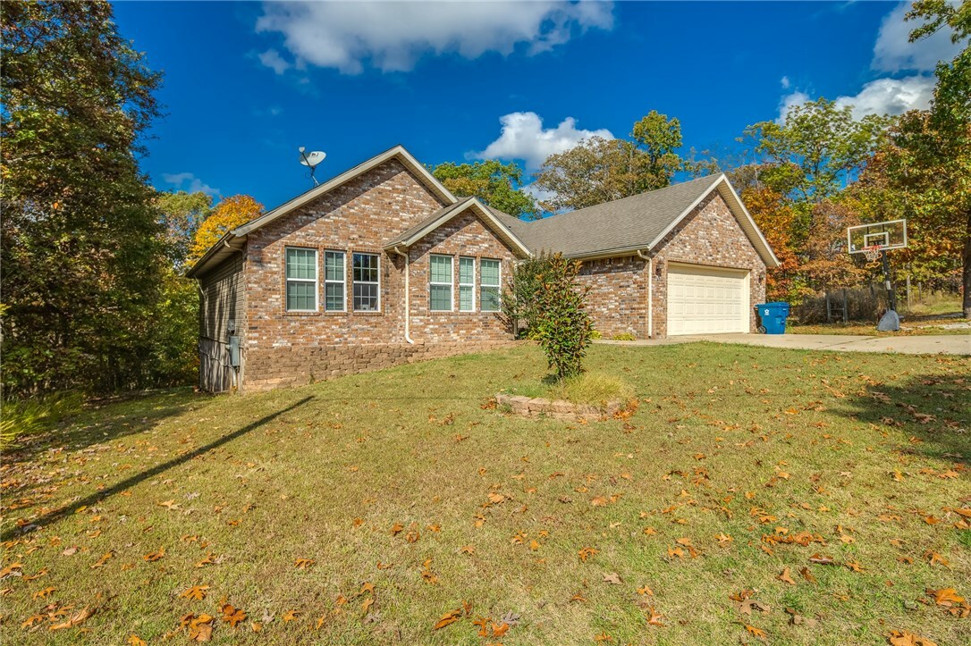 Property Photo:  6 Linfield Lane  AR 72715 