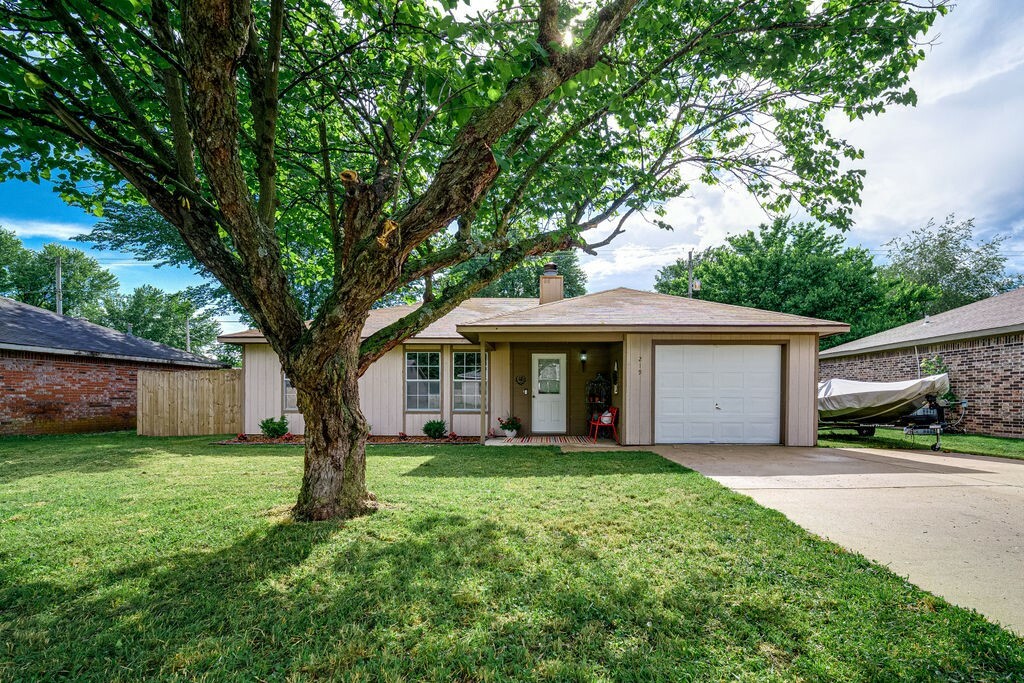 Property Photo:  219 Southland Street  AR 72719 