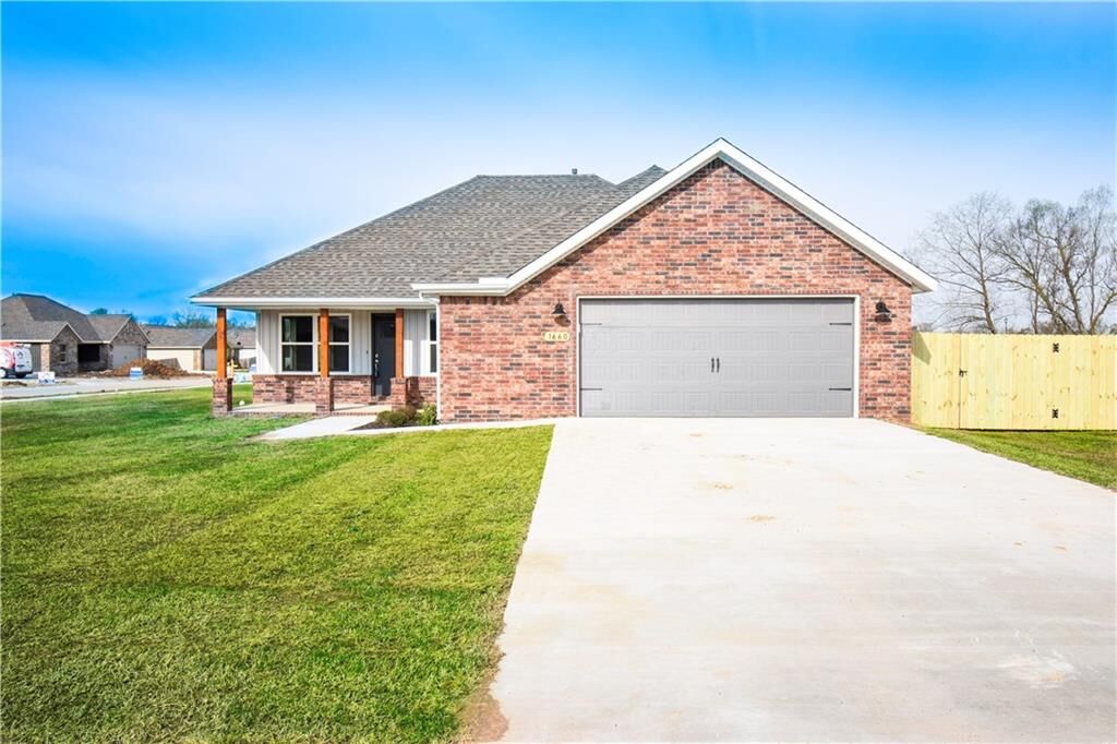 Property Photo:  1660 Gallant Fox Lane  AR 72753 