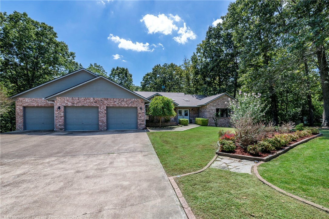 Property Photo:  1106 E Hilltop Drive  AR 72756 