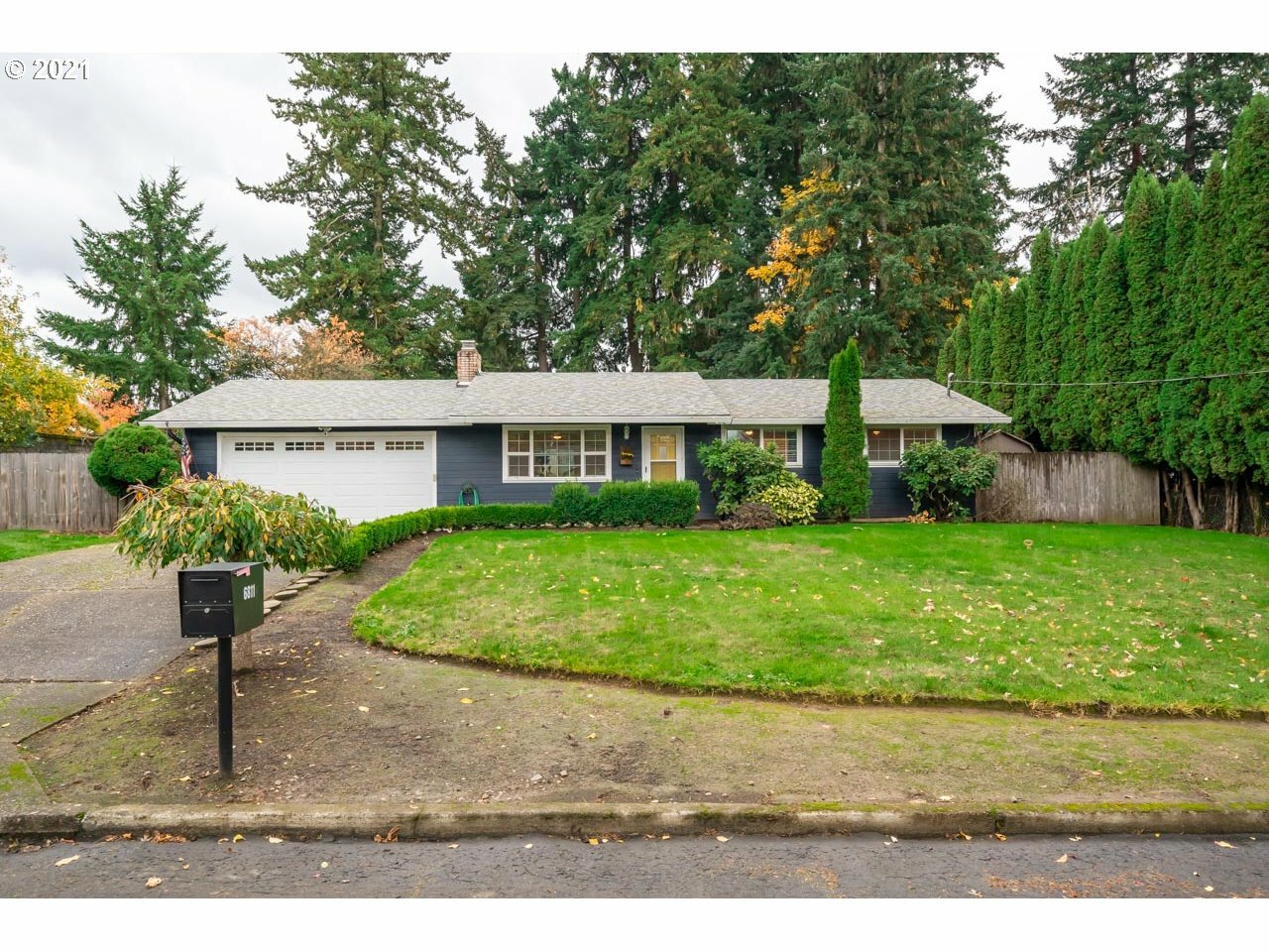 Property Photo: 6811 NE 60th St WA 98661